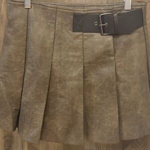 Brand new- Topshop faux leather pleated low rise mini skirt in washed brown